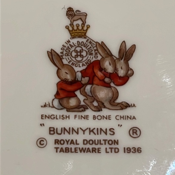 Unusual Royal Doulton “Bunnykins for Grownups” plate with airplane Hard to Find - Picture 7 of 7
